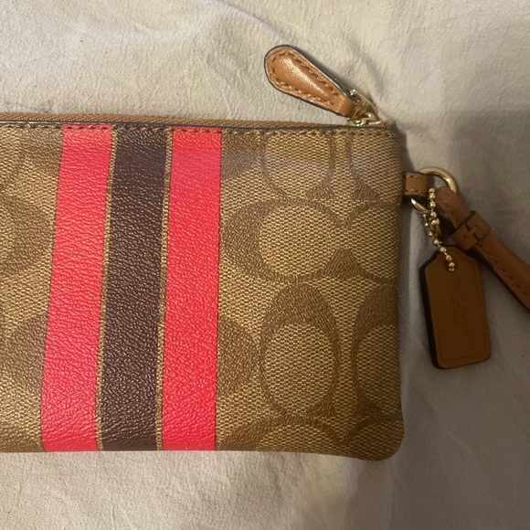 Small Coach wristlet - Picture 3 of 3
